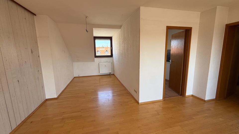 Dachgeschoßwohnung Nürnberg Hasenbuck - 3 Zimmer, 102 m&sup2;, 320.000&euro; | Angebot:26271637