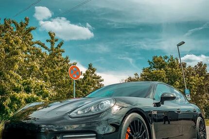 Porsche Panamera 130.000 km 46.900 € Fürth 90766