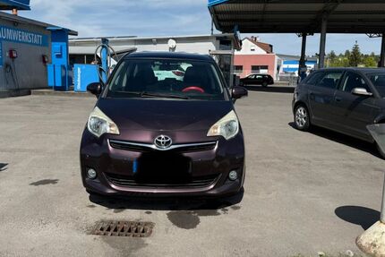Toyota Verso-S 180.000 km 4.000 &euro; Hetzles 91077