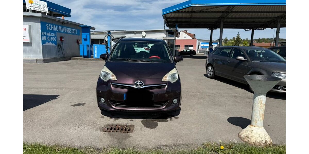Toyota Verso-S 180.000 km 4.000 &euro; Hetzles 91077