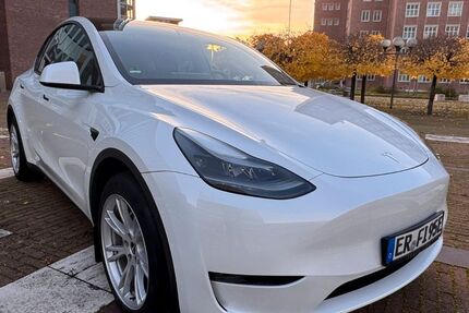 Tesla Model Y 41.100 km 39.300 &euro; Erlangen 91054