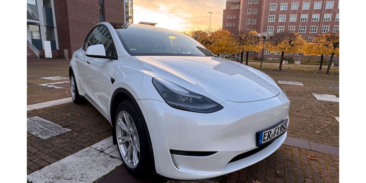 Tesla Model Y 41.100 km 39.300 &euro; Erlangen 91054