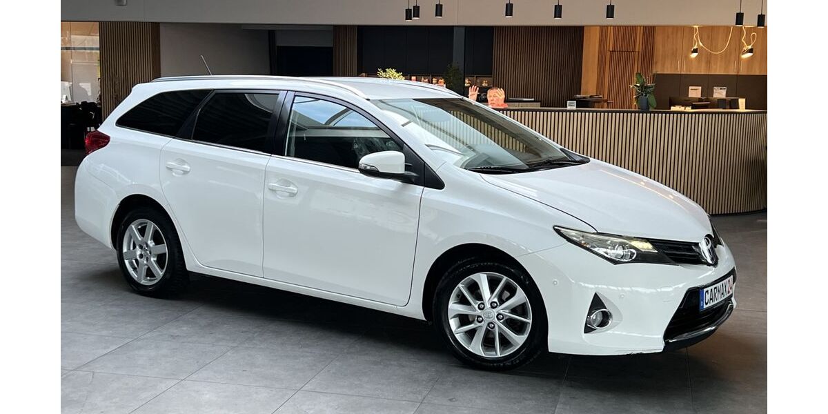 Toyota Auris 225.000 km 4.970 &euro; Cadolzburg bei Nürnberg 90556