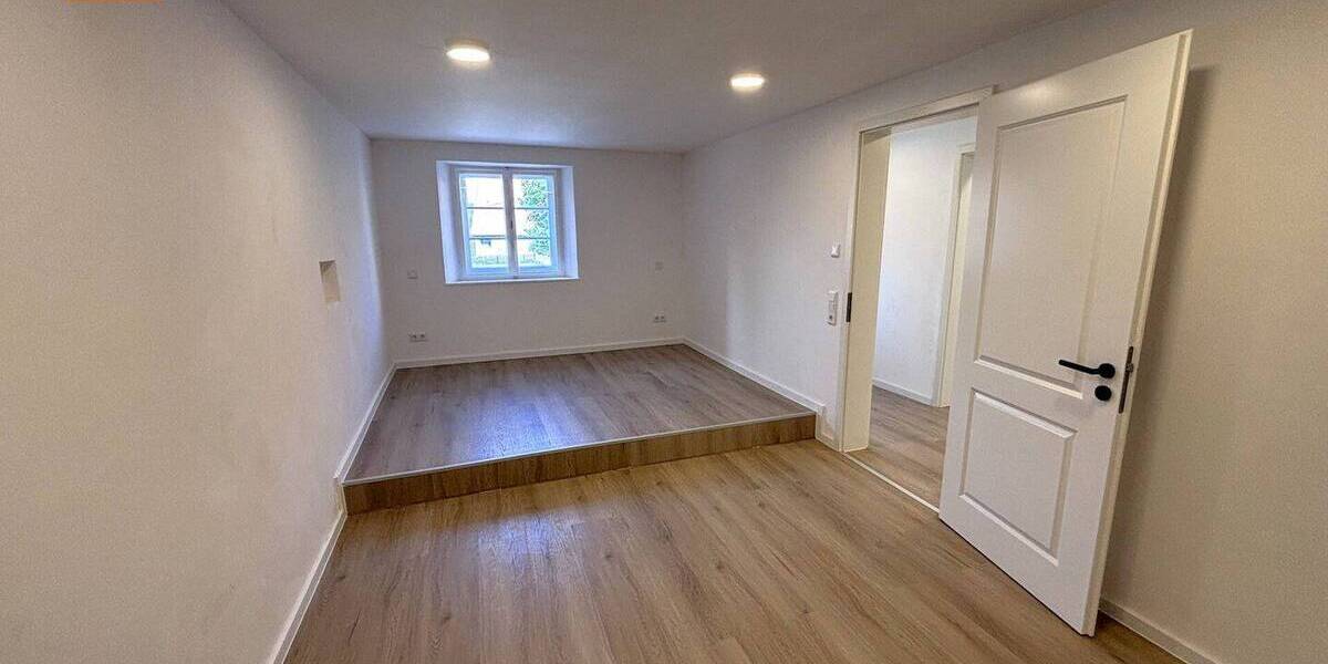 Einfamilienhaus Engelthal - 7 Zimmer, 216 m&sup2;, 1.990&euro; | Angebot:26694551