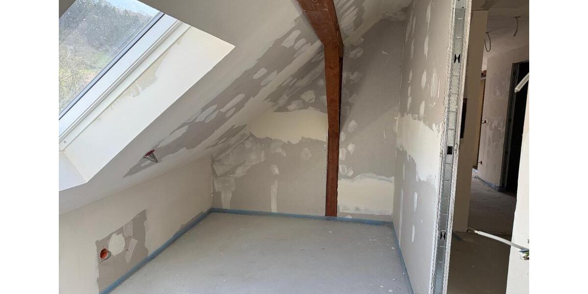 Dachgeschoßwohnung Simmelsdorf - 4.5 Zimmer, 80 m&sup2;, 240.000&euro; | Angebot:25902273