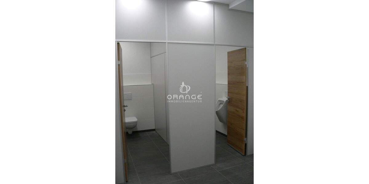 -RESERVIERT- ***TOP:Erstbezug nach Renovierung: Ladenfläche,Ergotherapie Physiotherapie auf 154 QM+KFZ-Stellplätze 4 zimmer