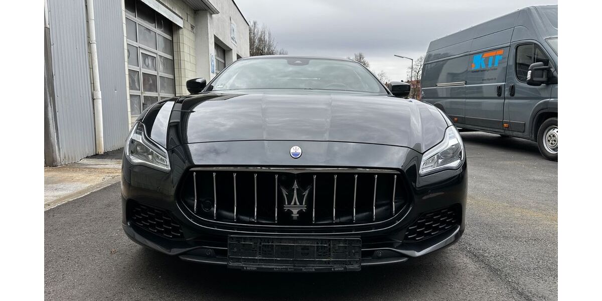 Maserati Quattroporte 209.830 km 23.990 &euro; Hersbruck 91217