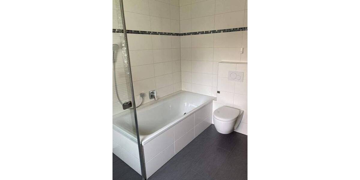 Etagenwohnung Erlangen Hüttendorf - 3 Zimmer, 100 m&sup2;, 950&euro; | Angebot:26841804