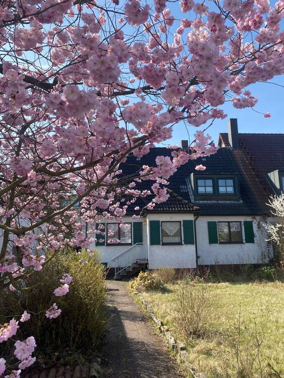 Charmante Doppelhaushälfte im fränkischen Stil mit Garage in ruhiger Wohnlage von Alterlangen (sanierungsbedürftig) 5 zimmer