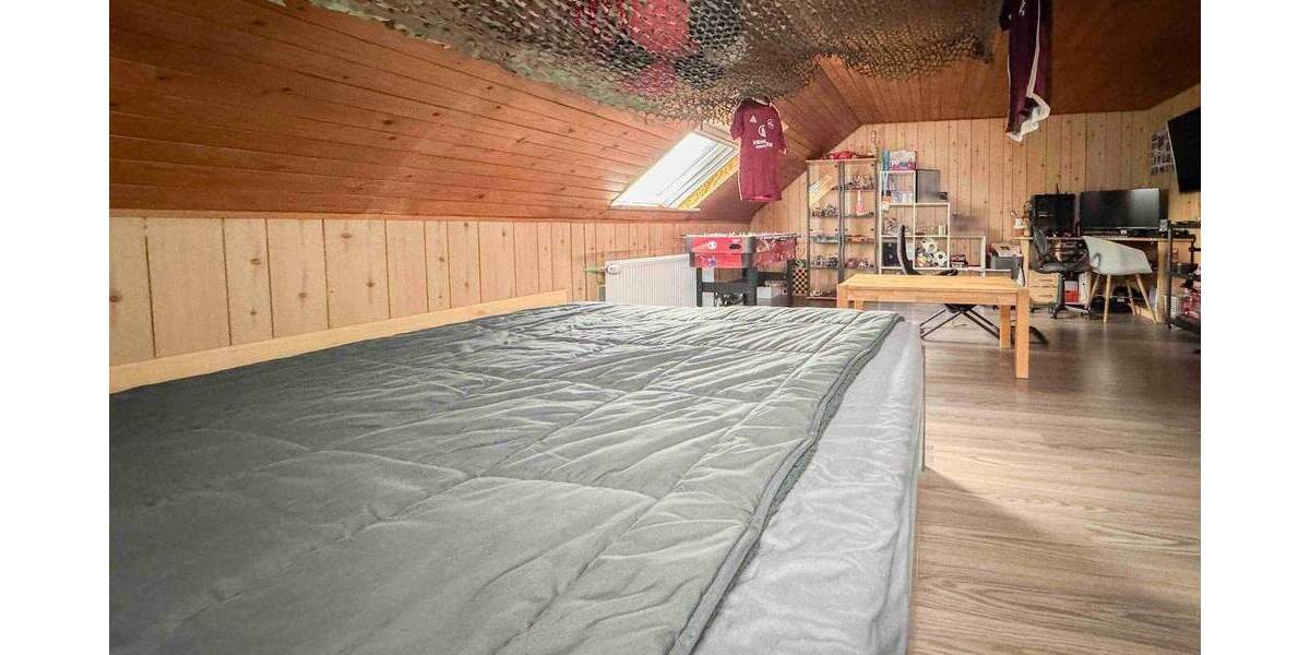 Platz für die ganze Familie - gepflegtes Reihenmittelhaus mit 6 Zimmern 6 zimmer