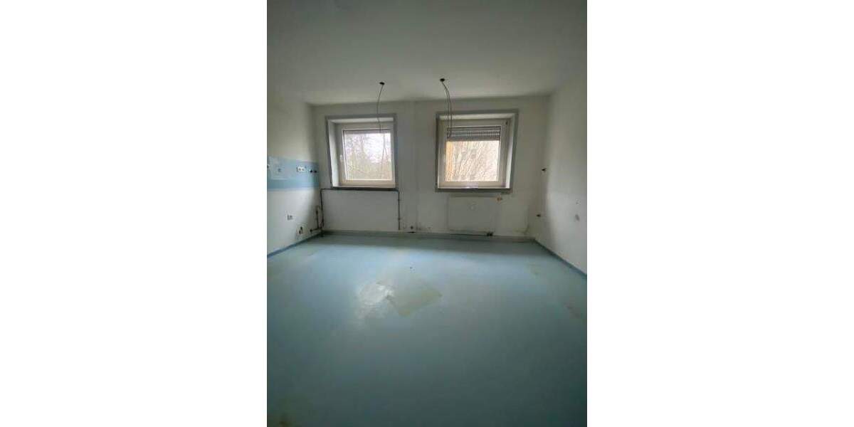 Gewerbeobjekt Nürnberg Langwasser - 6 Zimmer, 125 m&sup2;, 1.250&euro; | Angebot:24594270