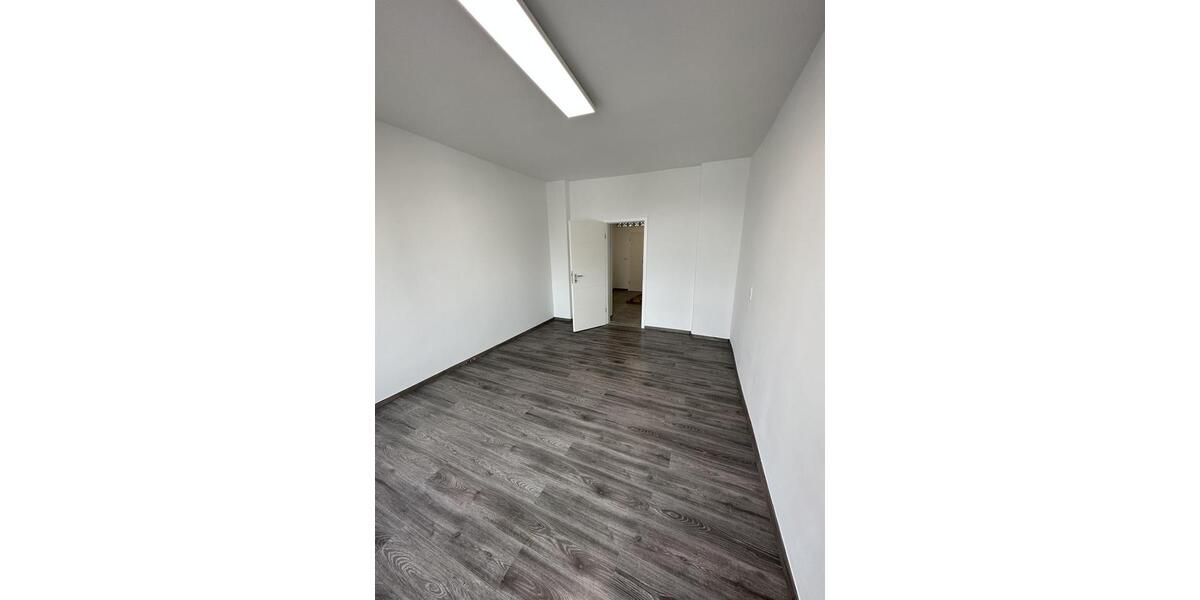 Wunderschön renovierte 2 ZW plus Wohnküche und Bad in Fürth - Höfener Str. 18 inkl. EBK 2 zimmer