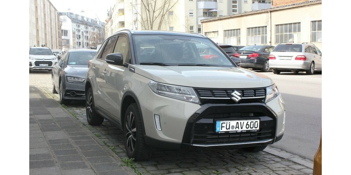 Suzuki Vitara 1.4 Mild-Hybrid Comfort+ 4x2 Autom. 8.500 km 26.990 &euro; Fürth 90763