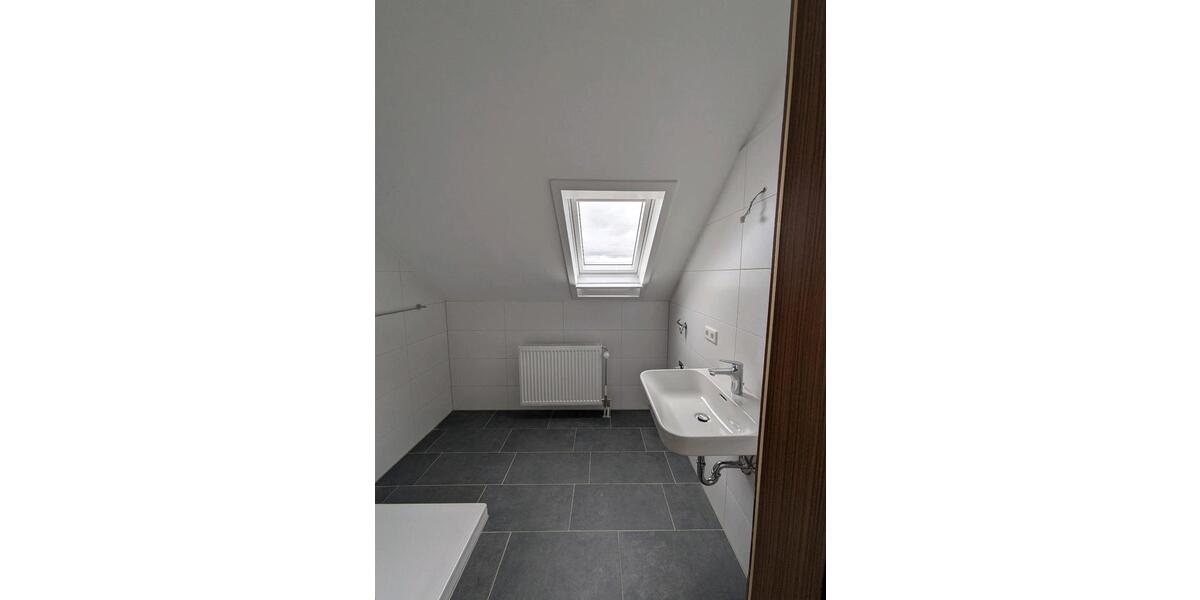 Dachgeschoßwohnung Schwabach - 4 Zimmer, 94 m&sup2;, 1.100&euro; | Angebot:25614057