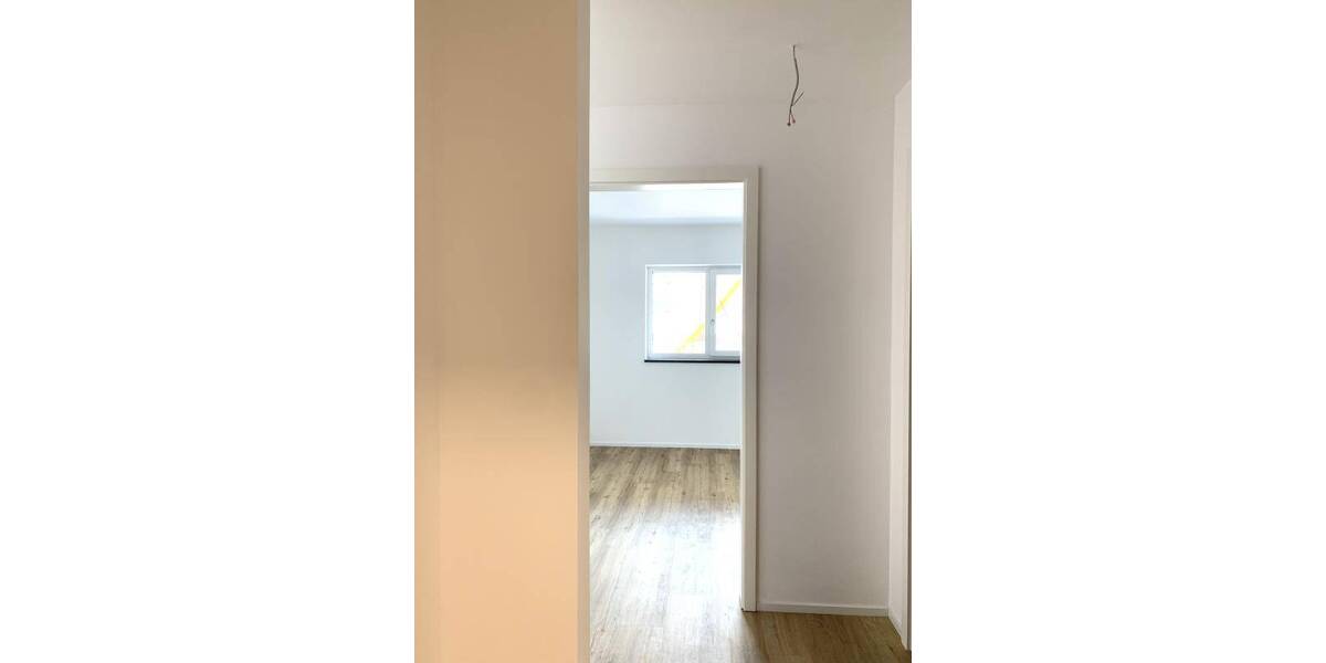 FÜ: Erstbezug! Schöne, helle 2-Zi-Whg (1.OG) mit EBK, Balkon, Aufzug + TG-Stellplatz 2 zimmer