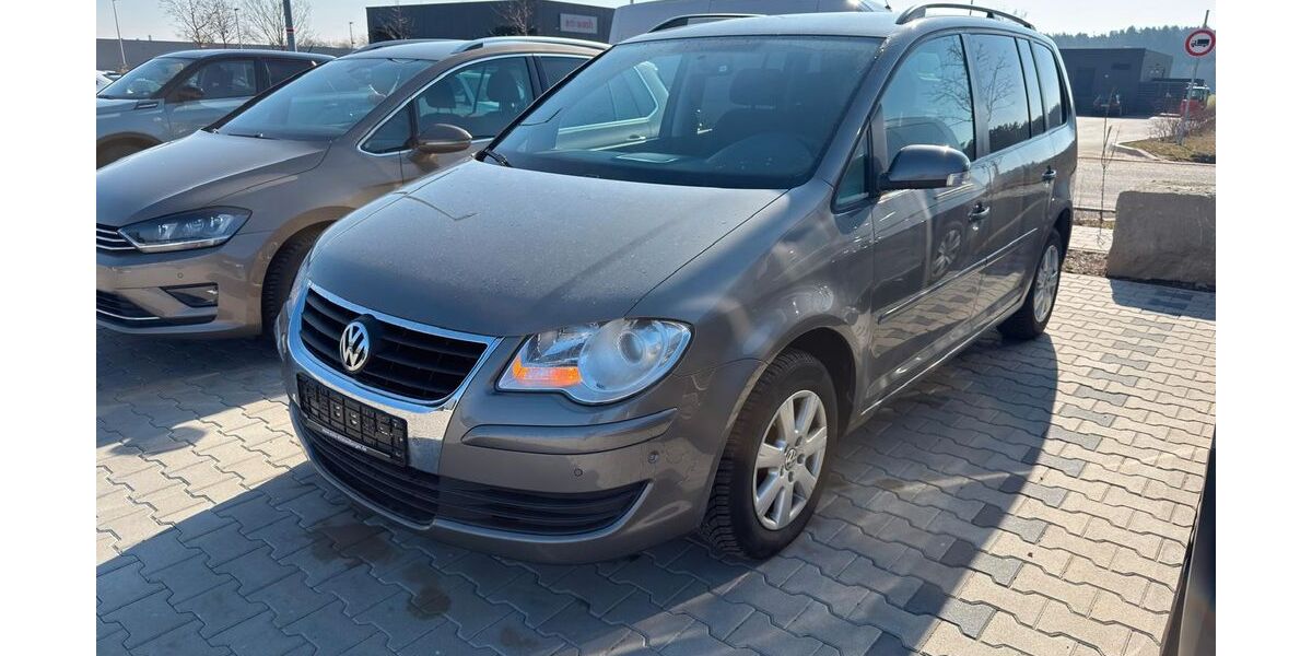 VW Touran 107.000 km 6.090 &euro; Buchschwabach bei Nürnberg 90574