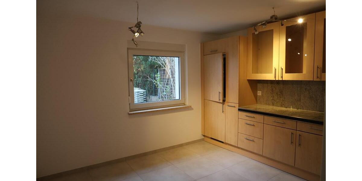 Doppelhaushälfte Nürnberg Falkenheim - 5 Zimmer, 100 m&sup2;, 1.400&euro; | Angebot:24820201