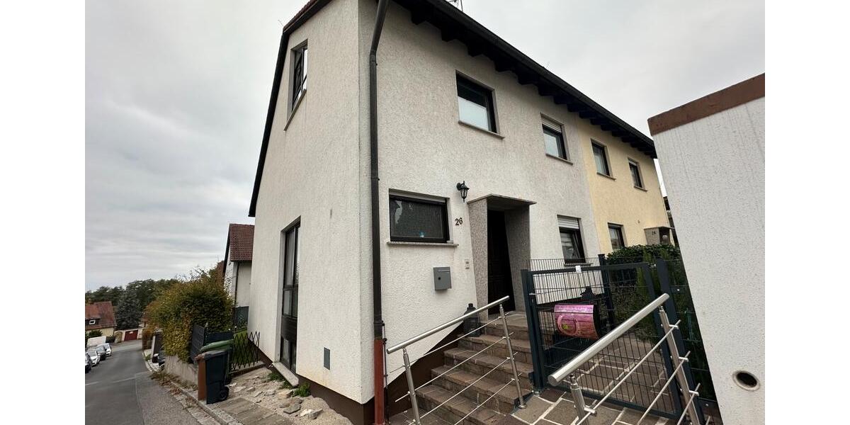 Traumhafte Doppelhaushälfte mit Garten, Terrasse und Garage 4 zimmer