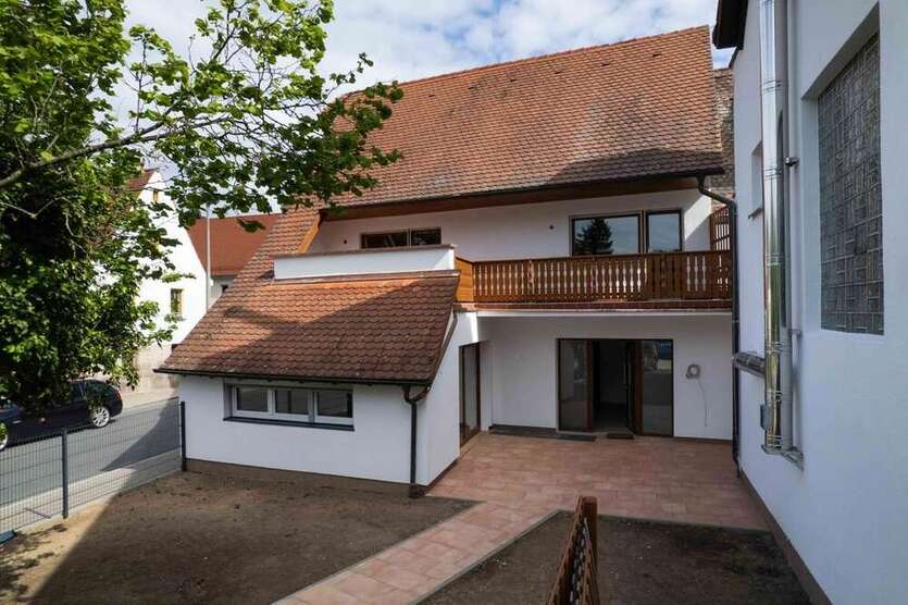 Haus zum Kaufen in Zirndorf 657.000 € 224 m²