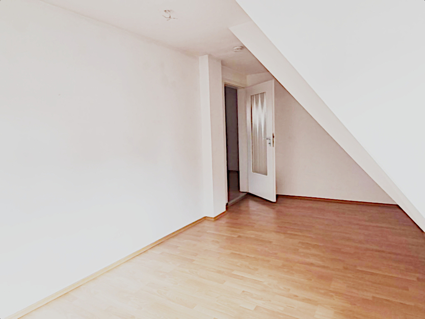 Schöne 3-Zi-Whg - FÜR MAXIMAL 2 PERSONEN -Einbauküche – Tageslichtbad – Wiesengrund in Laufweite zimmer