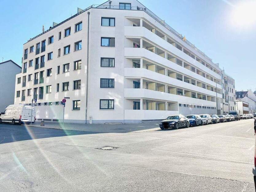 „MY HOME“ SONNIGE 3 Zimmer Wohnung MIT EINBAUKÜCHE UND BALKON UND KFZ-STELLPLATZ