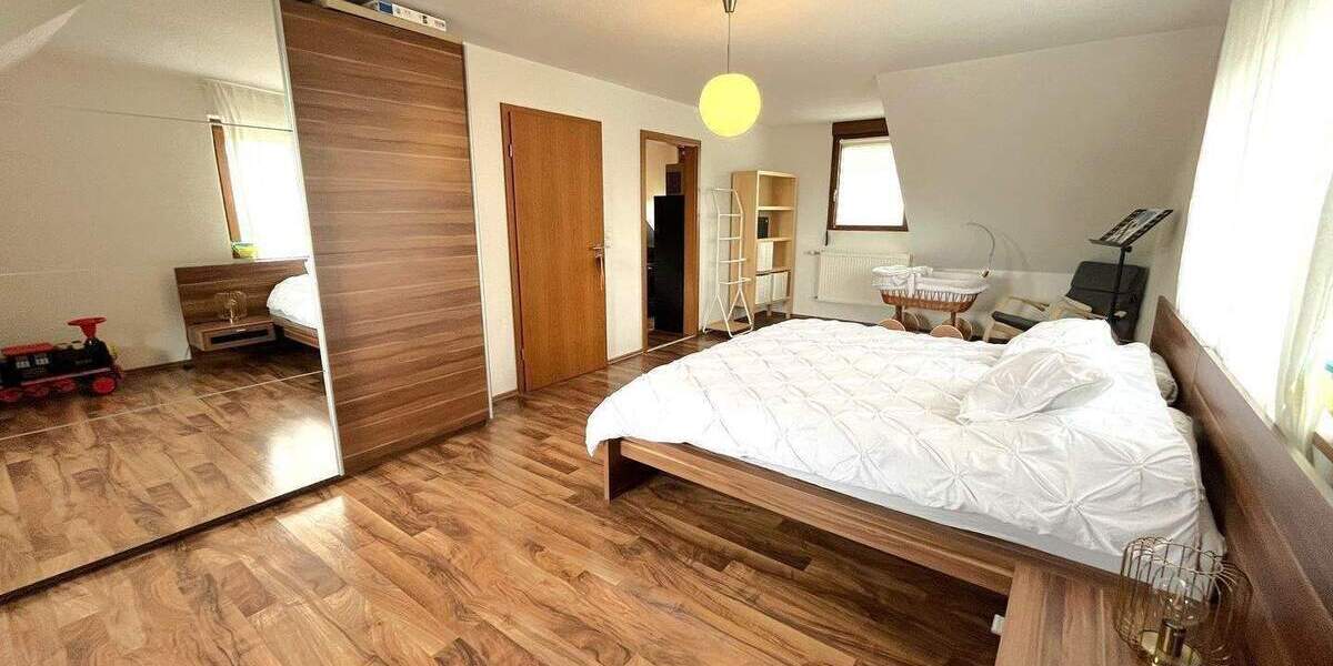 Etagenwohnung Eckental Forth - 3 Zimmer, 120 m&sup2;, 395.000&euro; | Angebot:25815145