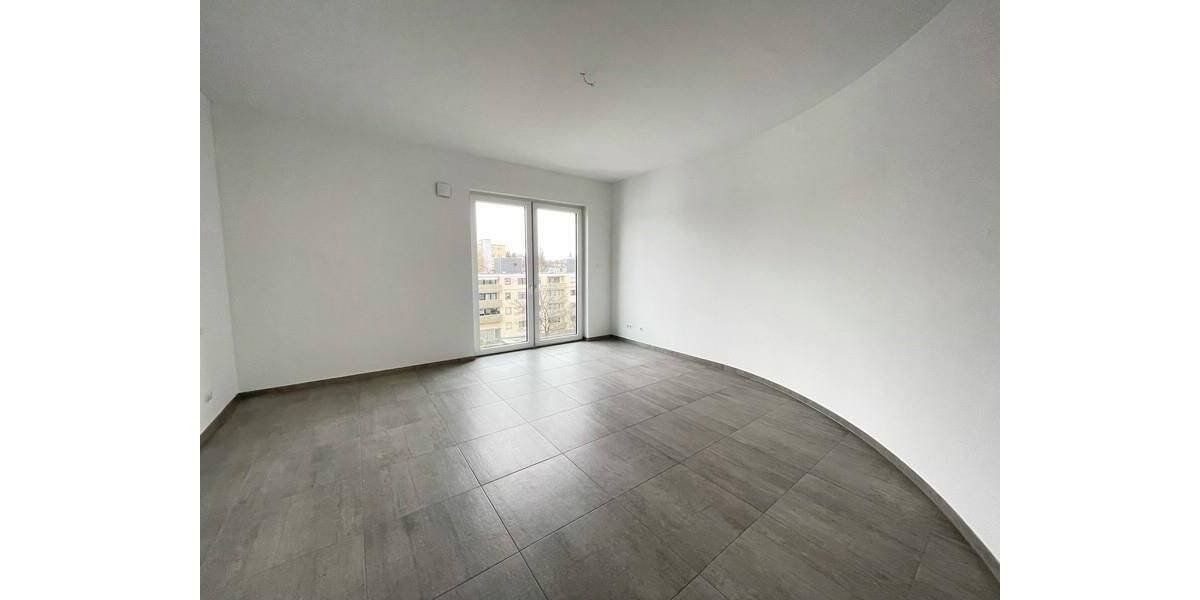 Luxuswohnen!!! Traumhafte XXL-Loftetage mit überdachtem Balkon & schicker Einbauküche in Nürnberg 5 zimmer