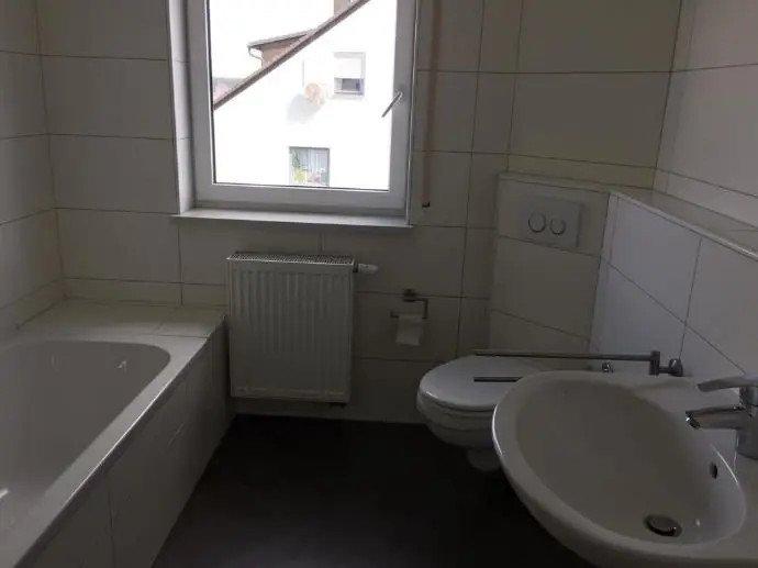 Dachgeschoßwohnung Heroldsbach - 3.5 Zimmer, 106 m&sup2;, 1.230&euro; | Angebot:26119763