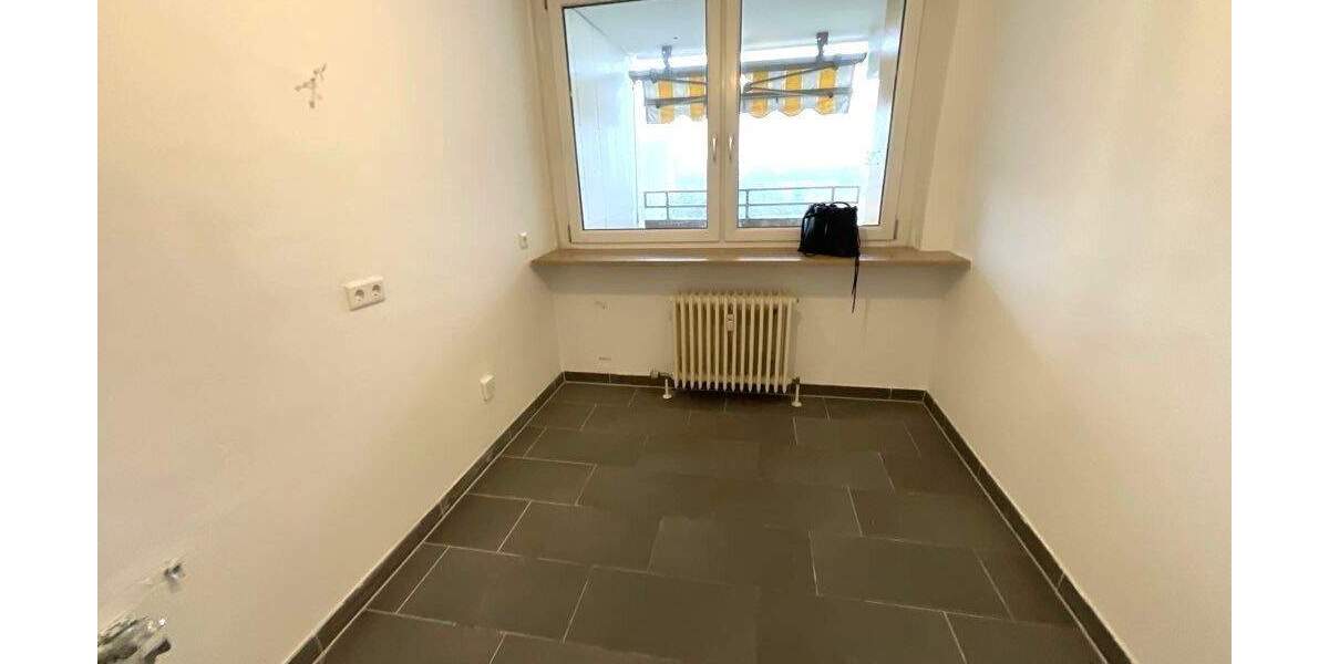 Etagenwohnung Nürnberg Langwasser - 3 Zimmer, 80 m&sup2;, 899&euro; | Angebot:25780095
