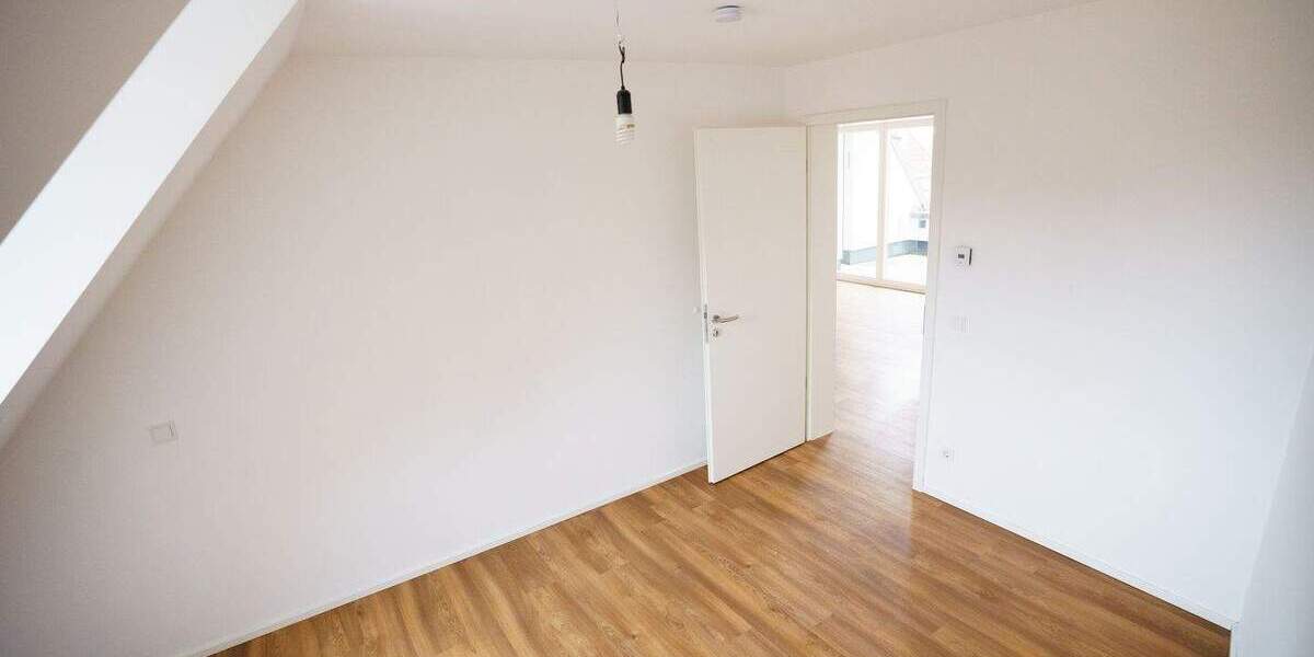 Etagenwohnung Erlangen Bruck - 3 Zimmer, 100 m&sup2;, 1.390&euro; | Angebot:25799717