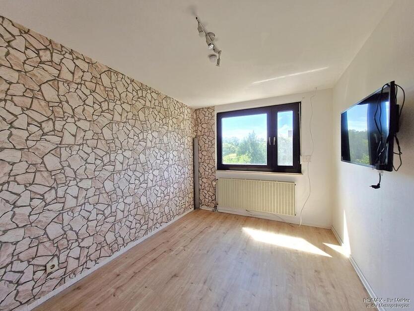 Reihenmittelhaus mit 5 Zimmern, Garten und Garage