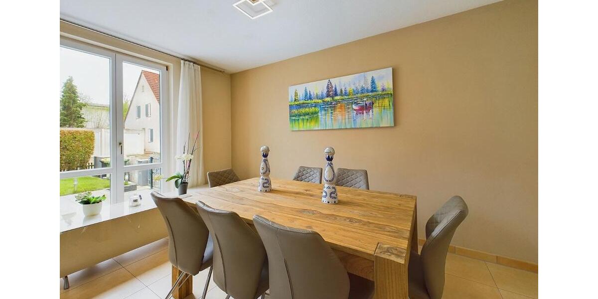 DHH mit Garten in der „Blauen Lagune“ – im Herzen von Oberasbach 5 zimmer