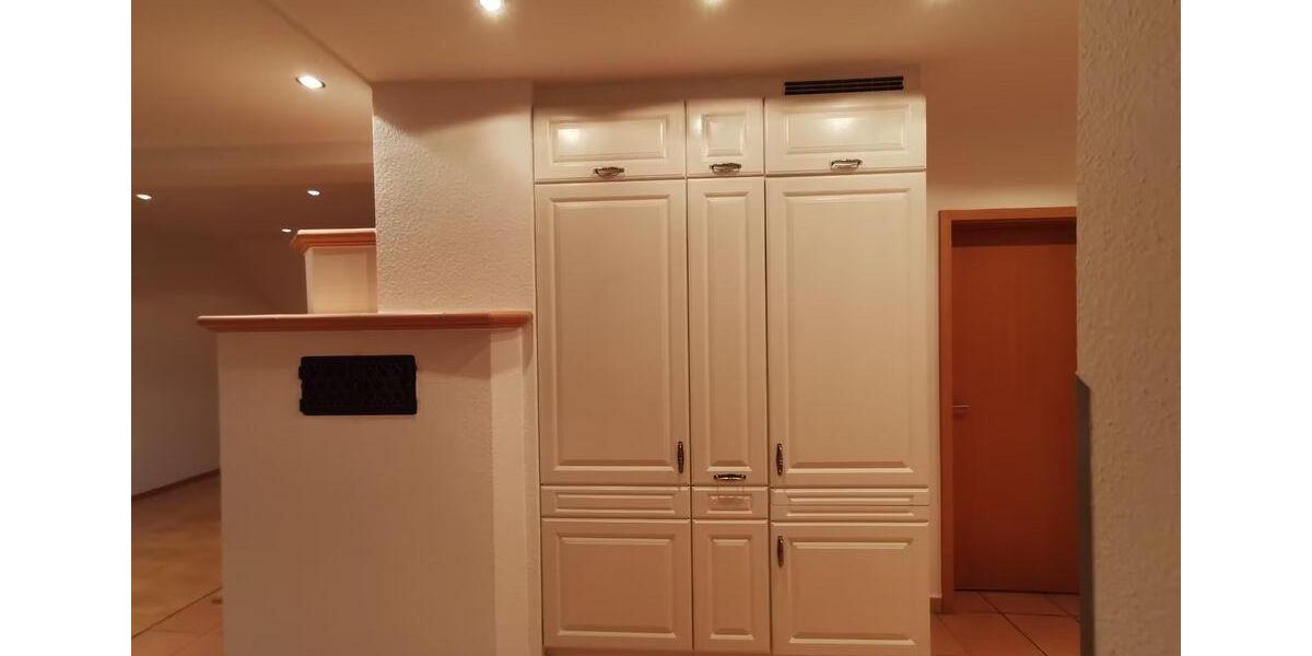 Traum Maisonettewohnung teilmöbliert mit 3 Balkonen, Einbauküche 3 zimmer