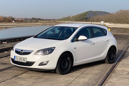 Opel Astra 148.000 km 5.500 € Obermichelbach 90587