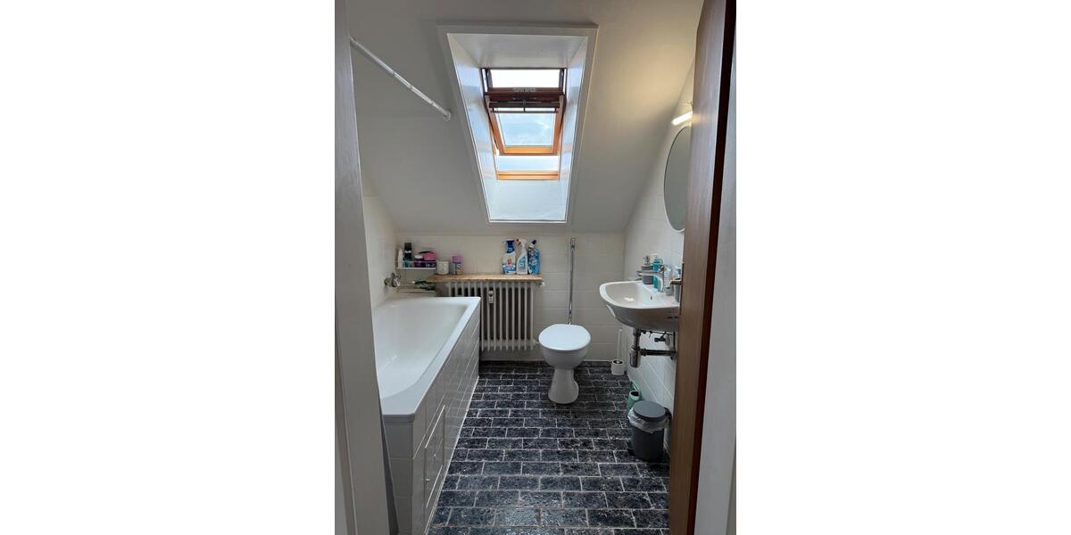 Dachgeschoßwohnung Erlangen Alterlangen - 3 Zimmer, 70 m&sup2;, 820&euro; | Angebot:25720244