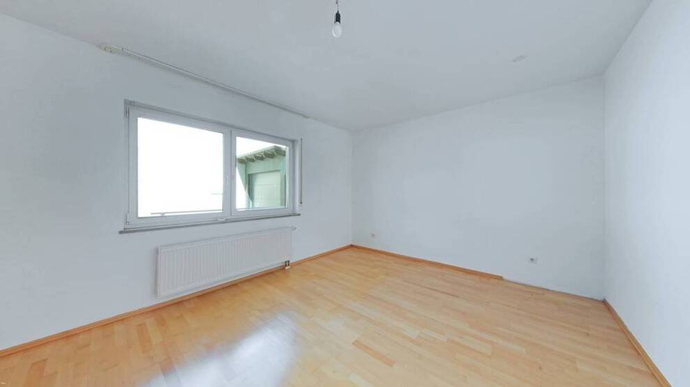 Hier lohnt sich ein zweiter Blick! Ein- oder Zweifamilienhaus mit Doppelgarage in Unterferrieden