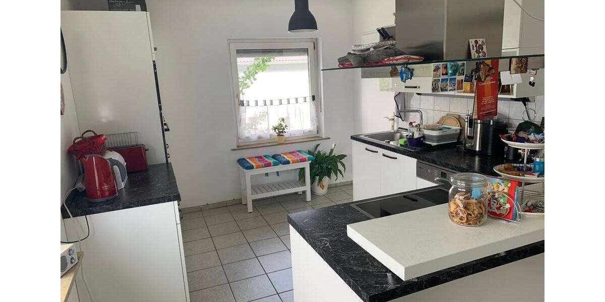 Etagenwohnung Fürth Atzenhof - 4 Zimmer, 122 m&sup2;, 1.550&euro; | Angebot:25256099
