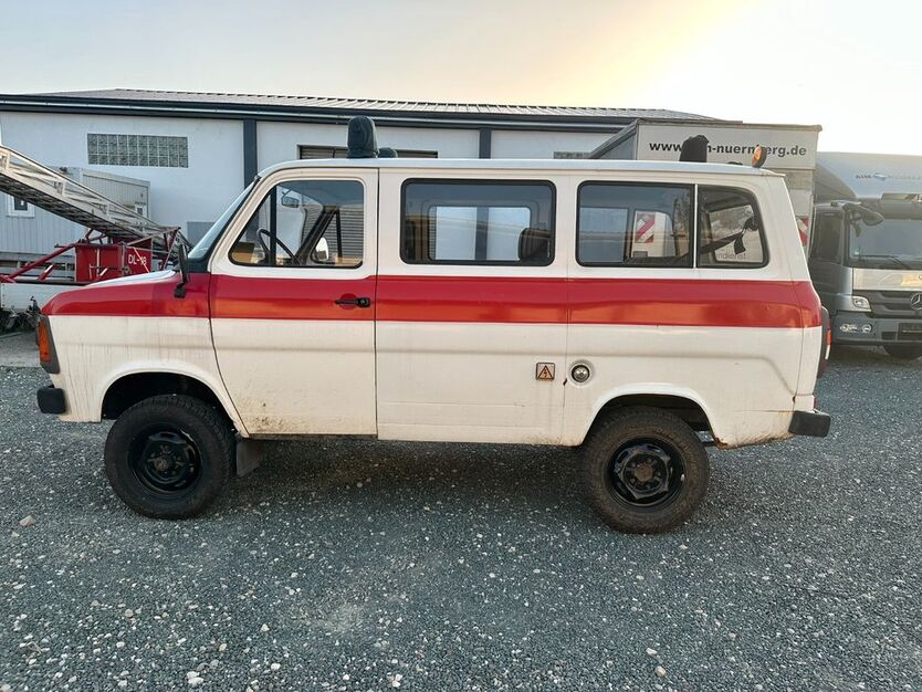 Ford Transit 89.000 km 8.900 € Postbauer Heng 92353