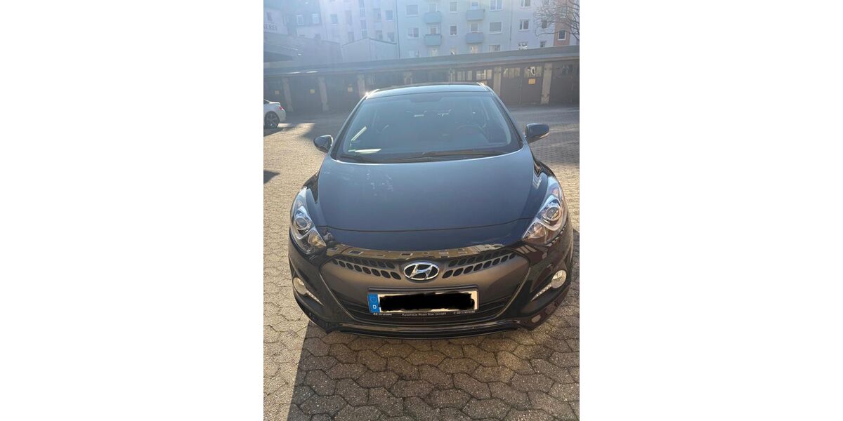Hyundai i30 99.000 km 5.400 &euro; Nürnberg 90409