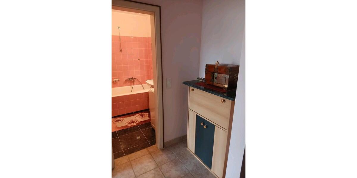 Etagenwohnung Nürnberg Falkenheim - 3 Zimmer, 77 m&sup2;, 1.000&euro; | Angebot:25784375