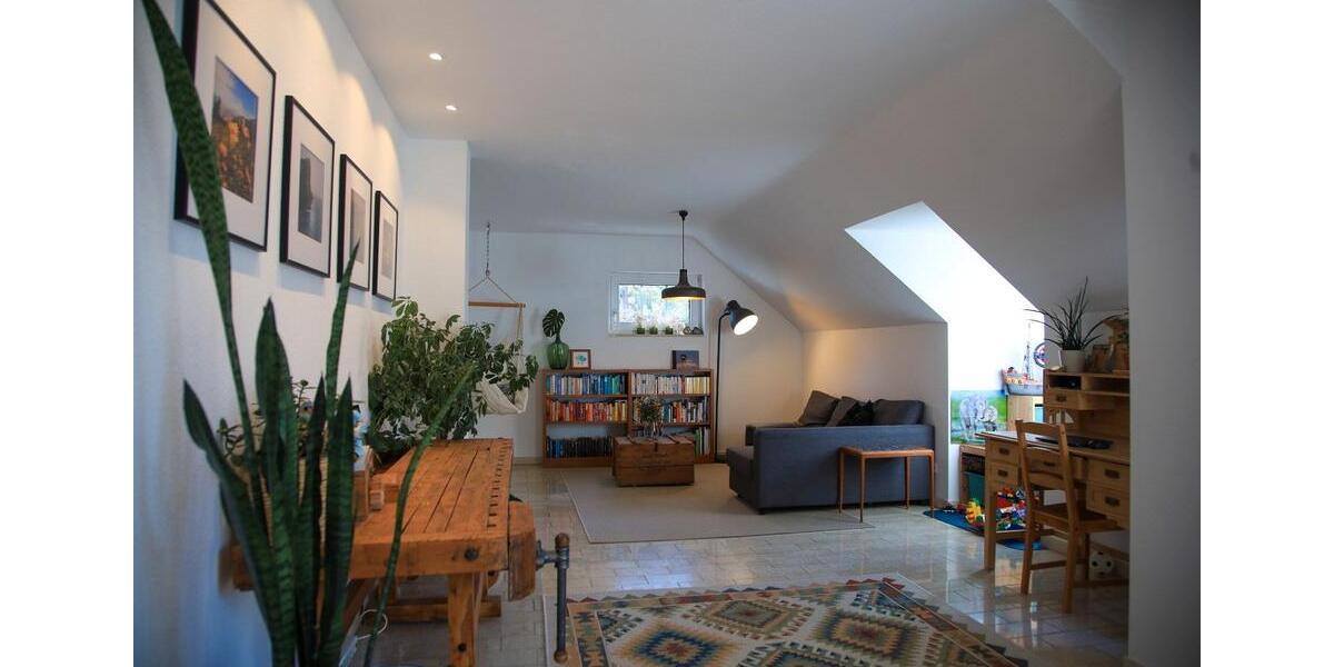 Dachgeschoßwohnung Buckenhof - 3 Zimmer, 113 m&sup2;, 1.950&euro; | Angebot:26263173