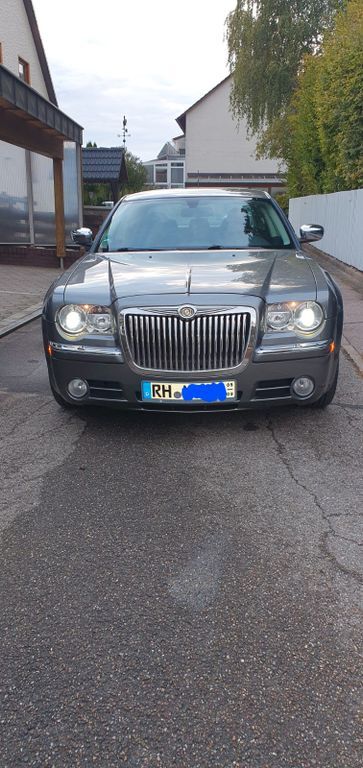 Chrysler 300C 97.100 km 9.500 € Schwanstetten 90596