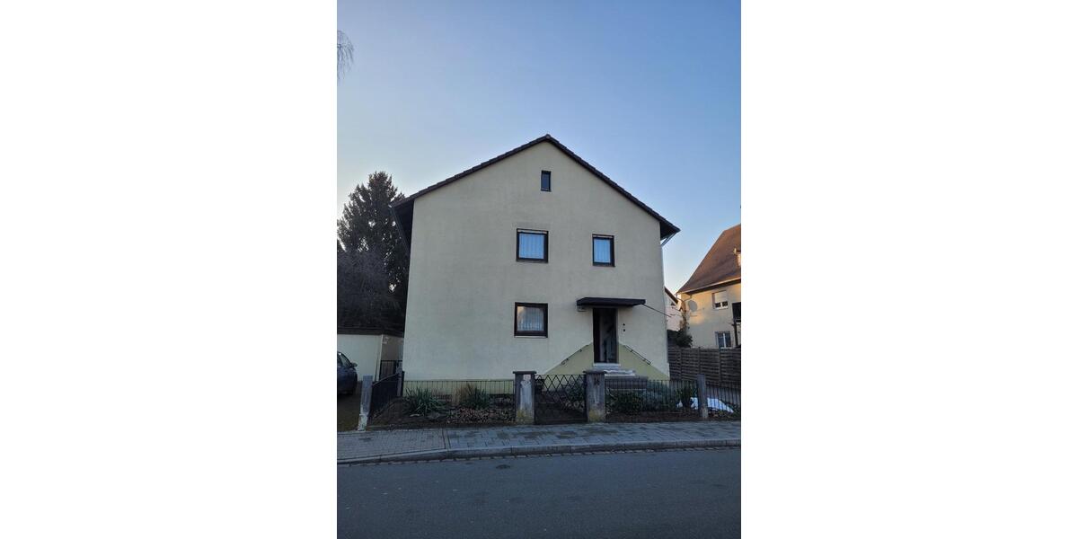 Mehrfamilienhaus, Wohnhaus Nürnberg Altenfurt - 7 Zimmer, 180 m&sup2;, 800.000&euro; | Angebot:26614717