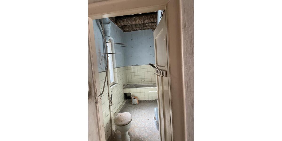 Etagenwohnung Nürnberg Sankt Leonhard - 8 Zimmer, 200 m&sup2;, 300.000&euro; | Angebot:26998845