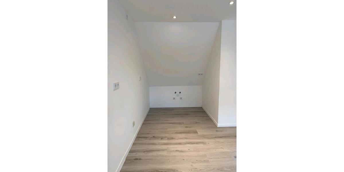 Neu Renoviert 2 Zimmer Wohnung ca. 50 qm in der Nähe Piasten zimmer