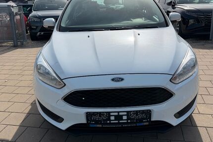 Ford Focus 56.352 km 8.999 &euro; Fürth 90763