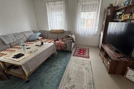 Röthenbach b. Stein ! 3,5-Zi.-Altbau-Whg. 75 m², Erdgeschoss mit Garage 3 zimmer