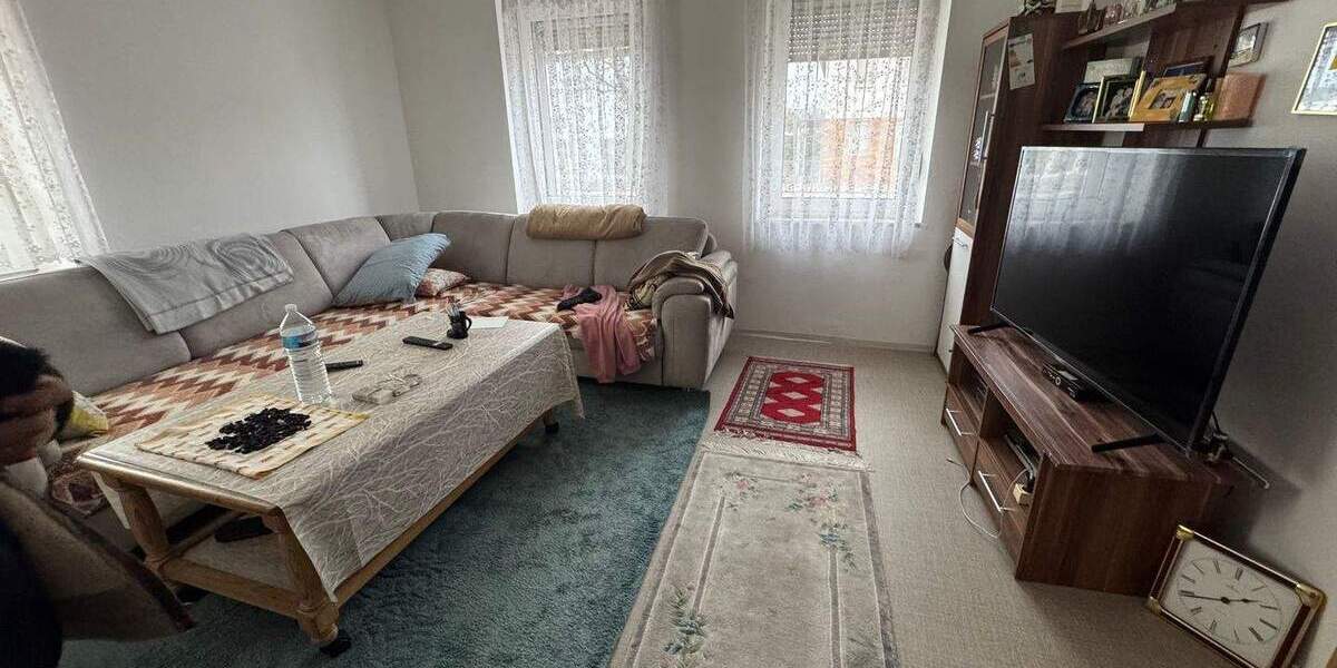 Röthenbach b. Stein ! 3,5-Zi.-Altbau-Whg. 75 m², Erdgeschoss mit Garage 3 zimmer