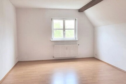 Schöne 3-Zi-Whg - FÜR MAXIMAL 2 PERSONEN -Einbauküche – Tageslichtbad – Wiesengrund in Laufweite zimmer