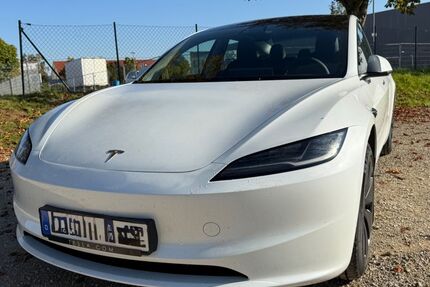 Tesla Model 3 4.900 km 42.990 &euro; Altdorf 90518